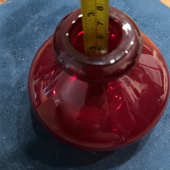 Gorgeous Vintage Ruby Red Glass BlownVases (Set of 2).Measurements in pictures. - Picture 13 of 13